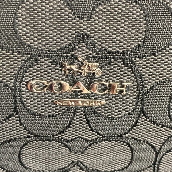 ❌SOLD❌Coach canvas and leather purse - Picture 2 of 15